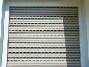 Cửa cuốn khe thoáng ST86e ( nan kép )